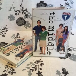 🔥 The Middle season 1 dvd 🔥